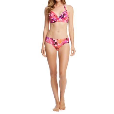 Hot Sexy Karen Kane Bikini Pics