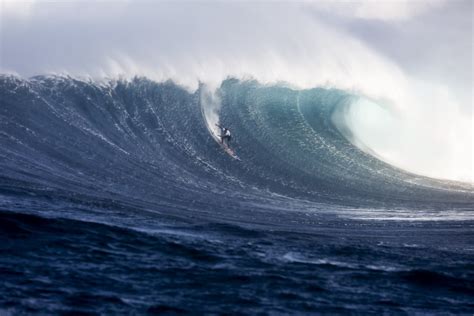 Maui Surfer Billy Kemper Takes Home His Fourth Win At Jaws Men S Journal