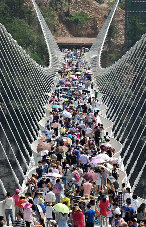 China’s Glass Bottomed Bridge Closed Less Than Two Weeks After Opening Travel News Travel