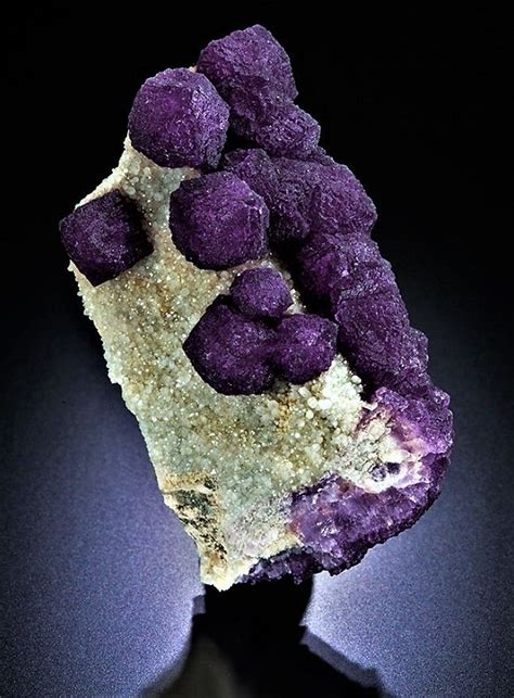 Pin By Eigil On Gems And Minerals Minerals Crystals Rocks Minerals