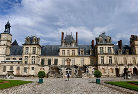 CHÂTEAU DE FONTAINEBLEAU French Castle Inhabited by French Monarchy