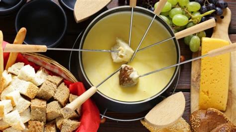 Receta De Fondue Suiza De Queso