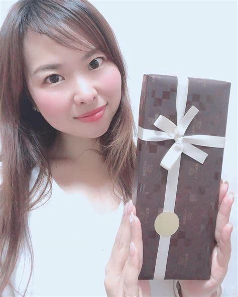 Chihoさんのインスタグラム写真 Chihoinstagram「 ️バレンタイン ️﻿ 帝国ホテルのチョコ🍫 ﻿ いただきました♪﻿