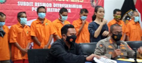 Parkir Bus Transjakarta Jadi Sasaran Para Pencuri Polisi Berhasil