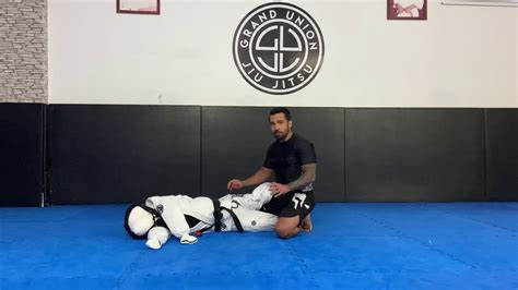 Training With Dummy Passing Half Guard Knee Shield 2 Youtube