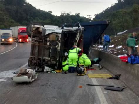 G1 Acidentes caminhões na BR 376 complicam o trânsito no litoral