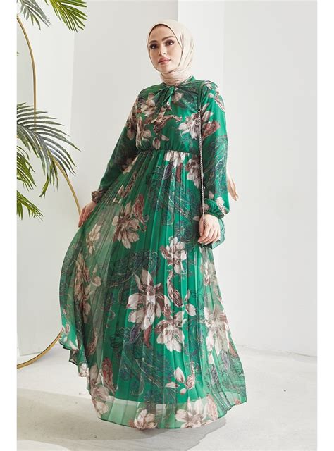 Emerald Modest Dress In Style