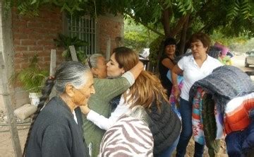 Entrega Dif Cobijas Y Colchonetas A Familias Vulnerables