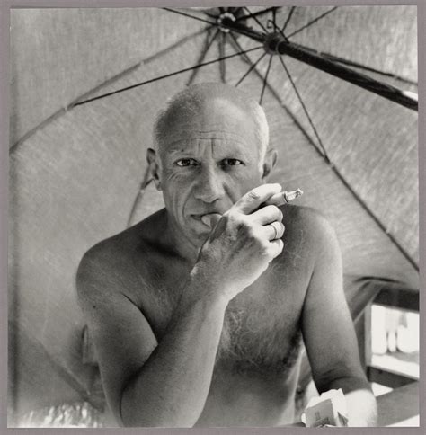 Pablo Picasso (am Strand nahe Vallauris, 1947) - Digital Collection