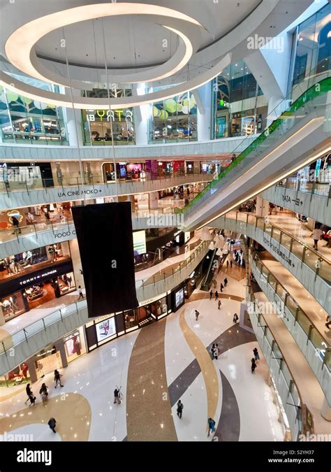 Moko shopping mall in Kowloon, Hong Kong Stock Photo - Alamy