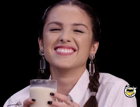 Olivia Rodrigo Via The Hot Ones Interview Interview Liv Beautiful Girls
