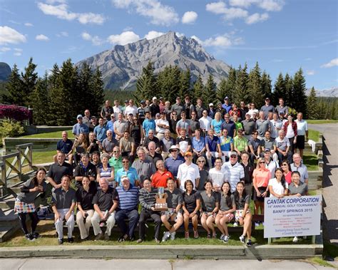 Alpine Peak Photography Banff Event Photographer Golf Group Shot At