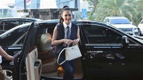 Mobil Rolls Royce Sandra Dewi Pemberian Harvey Moeis Nunggak Pajak