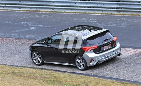 El Nuevo Ford Focus St Cazado A Plena Luz Del D A Y Con Menos