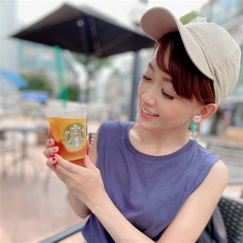 岡部玲子さんのインスタグラム写真 岡部玲子instagram 「わらび餅入り抹茶クリームフラペチーノと迷ったのですが「コールドブリュー