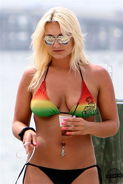 Brooke Hogan In Sexy Bikini Voyeur Videos