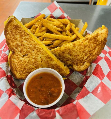 Crestwood | Cheesie's Pub & Grub
