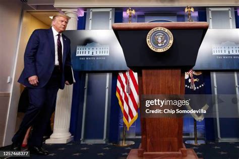 President Podium Photos And Premium High Res Pictures Getty Images