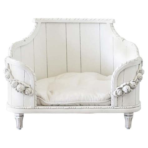 Country French Style Pet Bed With Rose Swags At 1stdibs French Style