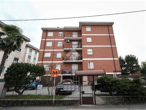 Vendita Appartamento Verano Brianza Trilocale In Via Isonzo Buono