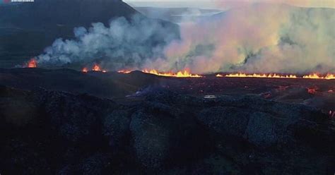 Watch Molten Rock And Smoke Spew From Iceland Volcano Fissures Metro Video