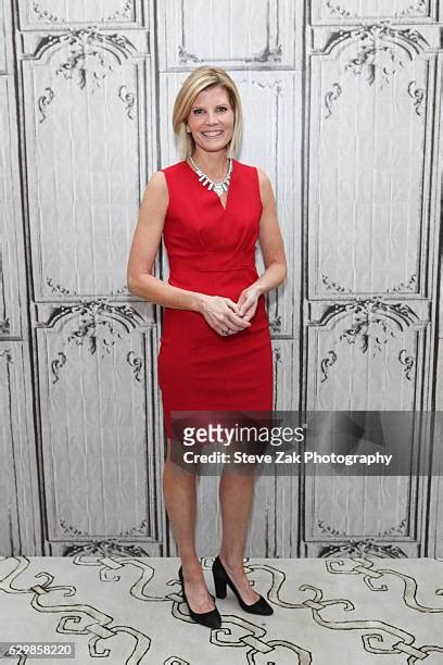 Hot Sexy Kate Snow Bikini Pics