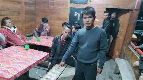 Asyik Judi Di Warung 4 Pria Di Agam Diangkut Polisi