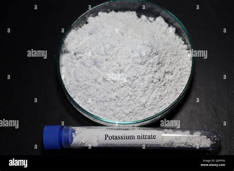 Potassium Nitrate Hi Res Stock Photography And Images Alamy