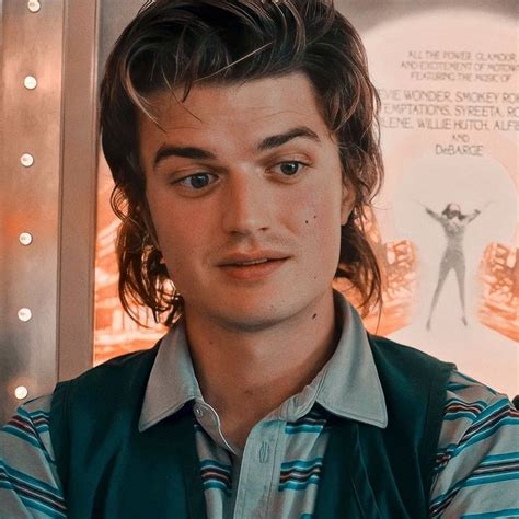 𝑺𝒕𝒆𝒗𝒆 𝑯𝒂𝒓𝒓𝒊𝒏𝒈𝒕𝒐𝒏 𝒆 𝑹𝒐𝒃𝒊𝒏 𝑩𝒖𝒄𝒌𝒍𝒆𝒚」 Stranger Things Steve Stranger