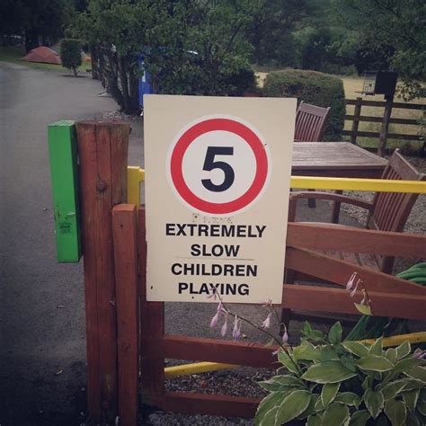 40 Times People Were Confused By Hilarious Poorly Designed Signs | DeMilked