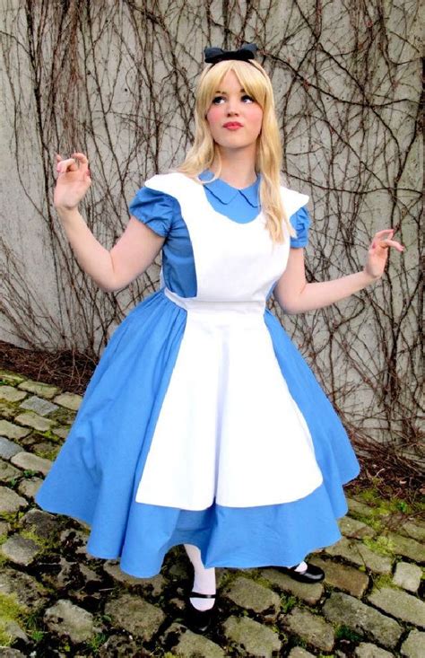 20 DIY Alice In Wonderland Costume Ideas 2024 Blitsy