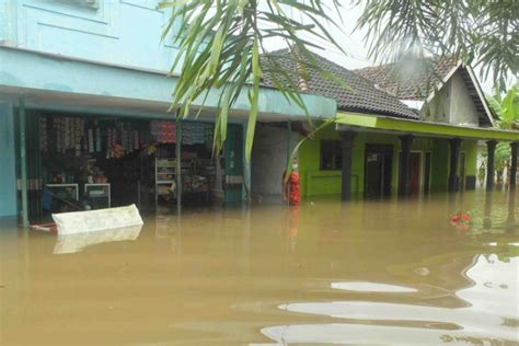 Banjir Jember Meluap Lagi, 4.000 Kepala Keluarga Terdampak - Suara Surabaya