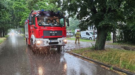 Zalane Drogi Piwnice Budynek Telewizji I Park Wodny W Tarnowie