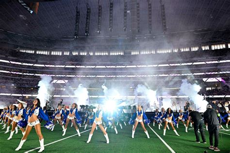 77 year old singer Dolly Parton rocks skimpy Cowboys cheerleader outfit during halftime show ...