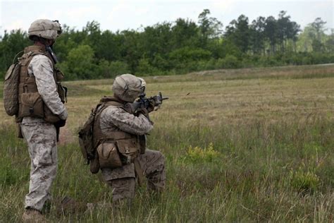 26 Fire Team Leaders Take Charge 2nd Marine Division News Article