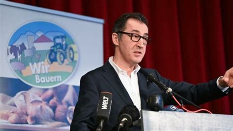 Bauern Proteste Cem Özdemir bringt Tierwohl Cent für Landwirte ins Spiel