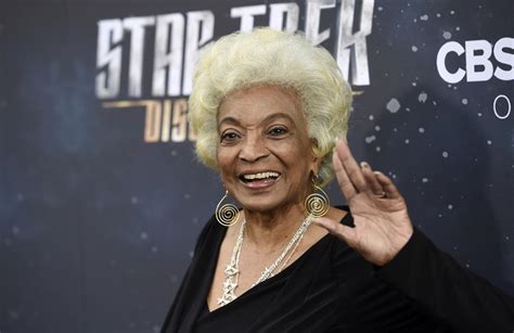 Nichelle Nichols Uhura Of Star Trek Fame Dies At 89