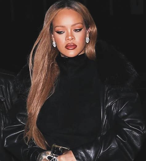 Rihanna Gives Waist Length Blonde Hair A Thumbs Up This Season