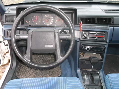 Sprzedam Volvo 740 z 1987 roku 2 3 benzyna w automacie Kętrzyn OLX pl