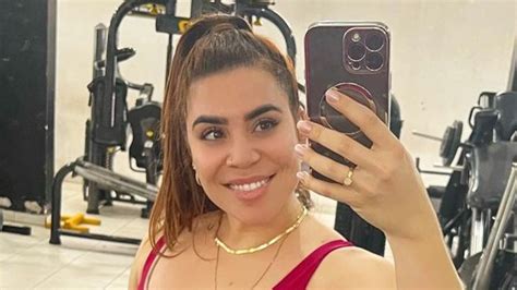 Naiara Azevedo procura polícia e revela que ex marido roubou sua