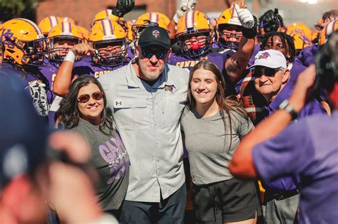 Burleson Earns 100th Win As Hsu Rolls In Home Opener Hardin Simmons