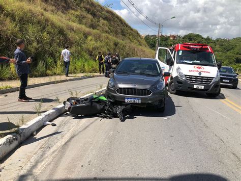 Motociclista morre em colisão carro na Av Pierre Chalita Maceió