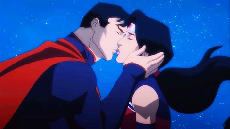 Wonder Woman And Superman Kissing Scene Justice League Throne Of