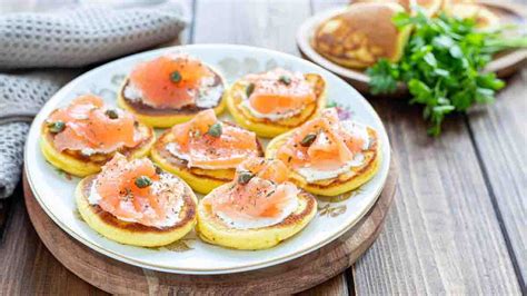 Blinis Au Fromage Et Au Saumon Fumé Un Apéritif Simple Raffiné Et