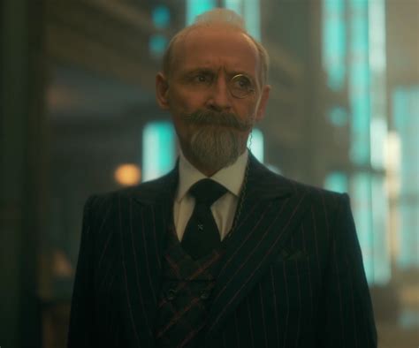 Sir Reginald Hargreeves Umbrella Academy Wiki Fandom