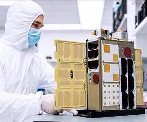 NASA To Demonstrate Miniature CubeSat Swarm Technology