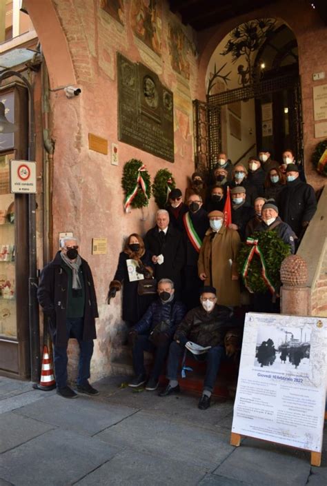 Repubblica Romana Deposta Una Corona Alla Lapide Di Mazzini