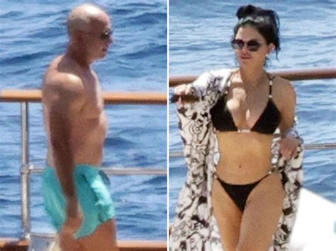 Jeff Bezos Lauren Sanchez Host Oprah On Superyacht Still Pack On The PDA