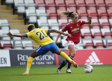 Manchester United Star Ella Toone Targets Champions League Spot