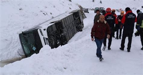 Sivas ta otobüs kazası En az 14 yaralı Son dakika haberleri